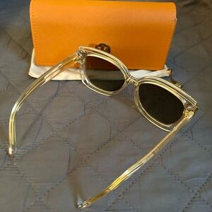 Tory Burch TY9046 Sunglasses – Gold